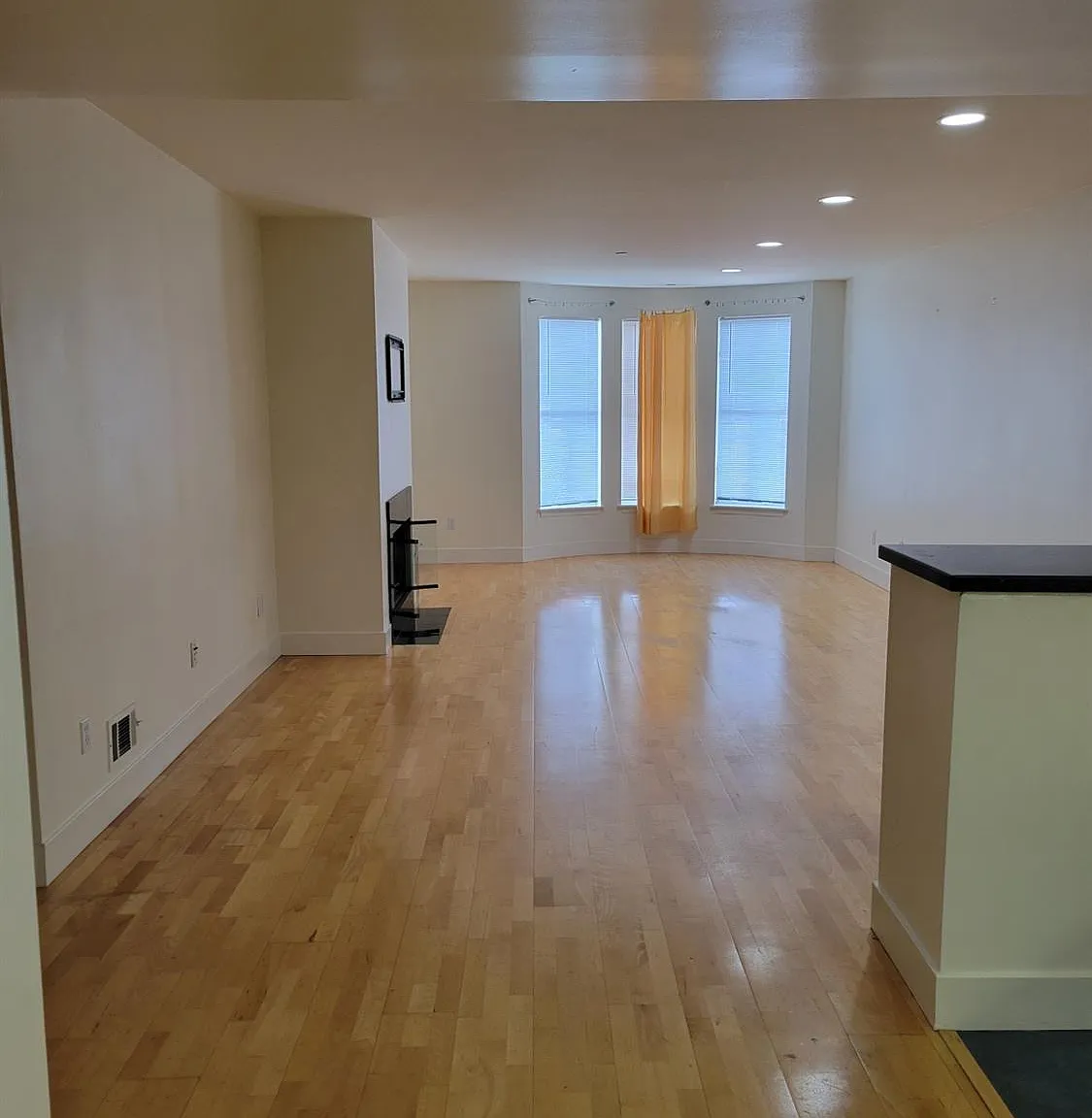 1 bed, 1.0 bath, 1000 sqft, $3,800 — Photo 1