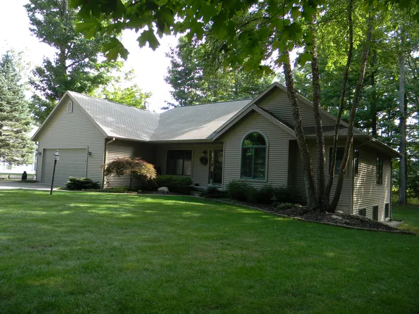 6921 W Partridge Cir, Ludington, MI 49431