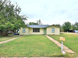 1319 Landon St, Stamford, TX 79553