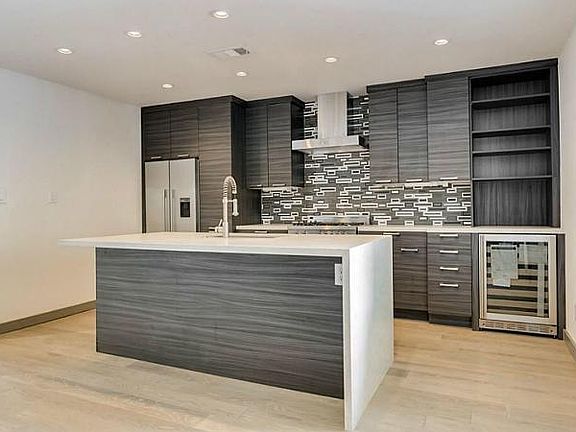 2nd image of 1410 Hyde Park Blvd APT 37