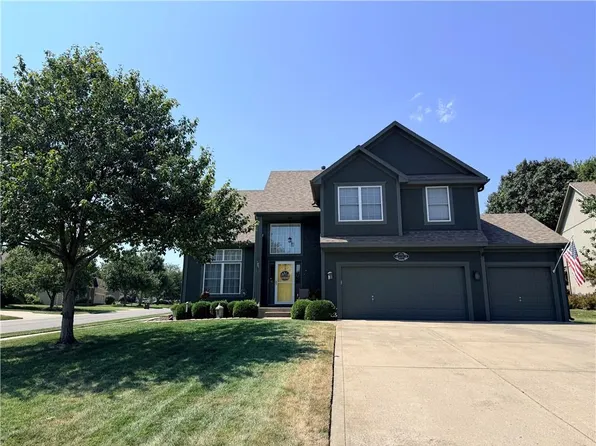 1008 SW 11th Cir, Lees Summit, MO 64081