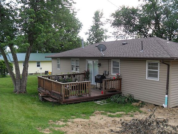 4th image of 418 N Cherry St