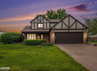 41785 Huntington Ct, Clinton Township, MI 48038