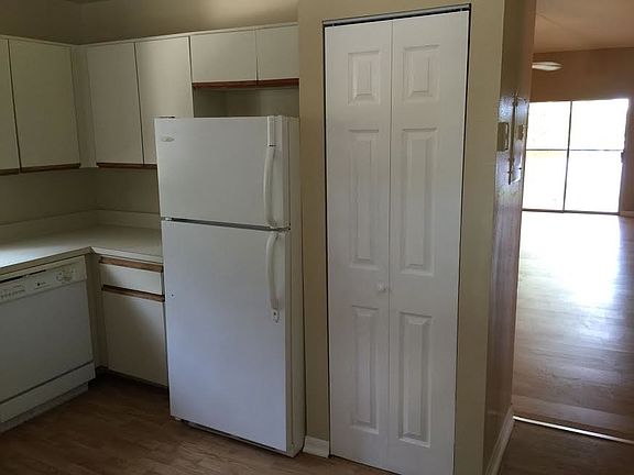 3rd image of 4134 Plantation Cove Dr