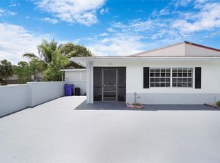 695 SW 61st Ter, Pompano Beach, FL 33068