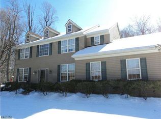 2355 Edgehill Rd, Huntingdon Valley, PA 19006