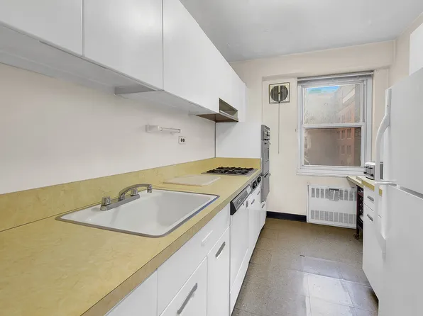 205 East 63rd Street image 6 of 7