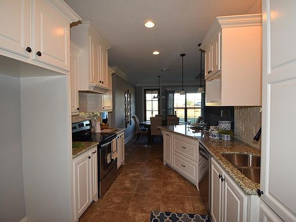 4th image of 1326 W Eagles Nest Dr