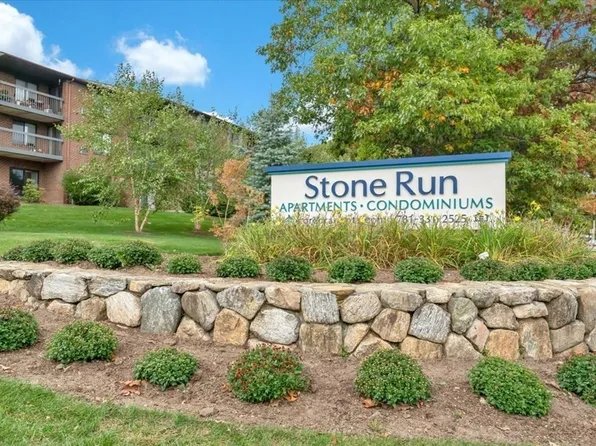 14 Old Stone Way APT 11, Weymouth, MA 02189
