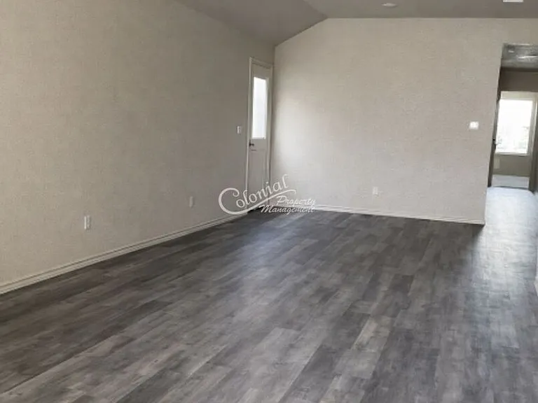 3211 Stonewall Dr #B — Photo 3