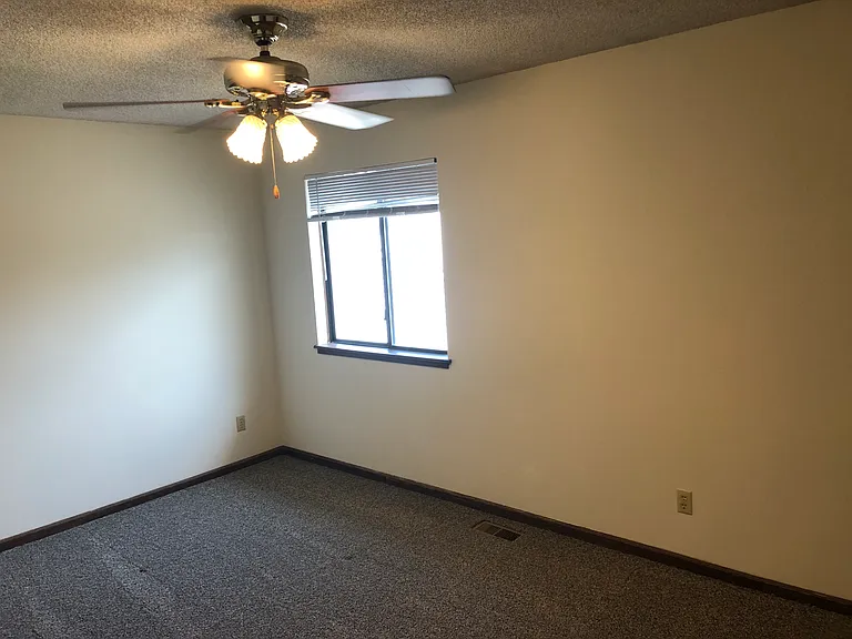 1040 SW Lilly Cir — Photo 10