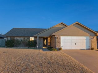 1906 SW Parkgrove Dr, Lawton, OK 73505