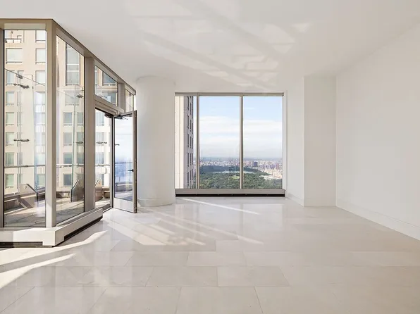 217 W 57th St #77W, New York, NY 10019