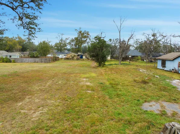 705 Derouen St, Lake Charles, LA 70607