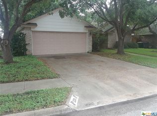 220 Ridge Dr, Victoria, TX 77904