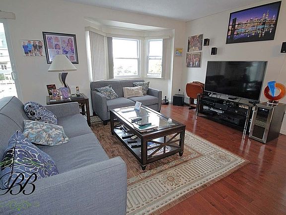 2nd image of 1 Cove Ln #1-2