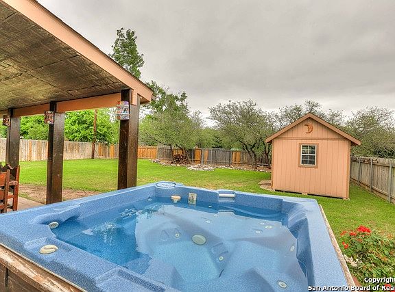 3rd image of 406 Deer Creek Dr