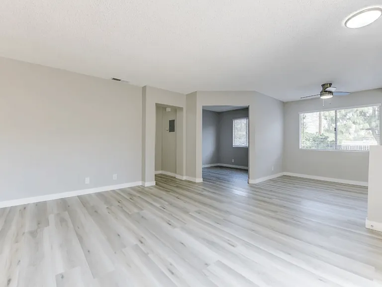 Gladstone Ridge Apartments — Photo 11
