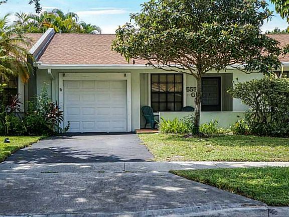 2nd image of 5550 Lakewood Cir S APT G