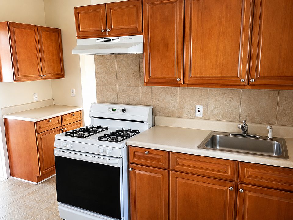 1st image of 30-31 Beech St #3CA