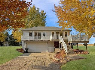 85 Lakeview Dr, Slayton, MN 56172