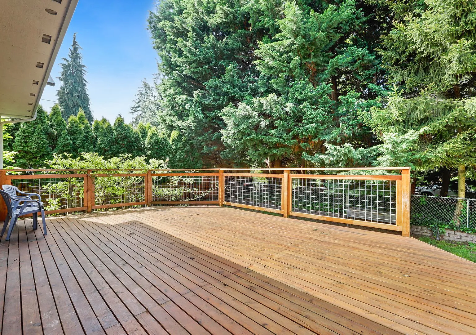 Beautiful Renovated Four Bedroom House for Rent in Renton Washington — Photo 2