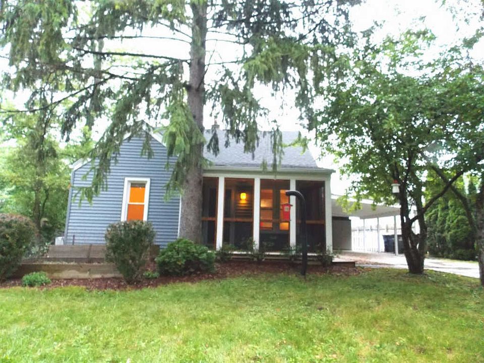 1st image of 2572 Maplewood Ave