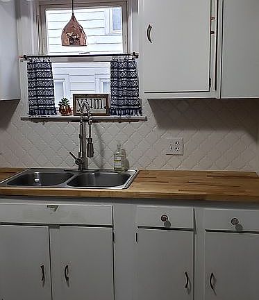 5th image of 894 Grace St