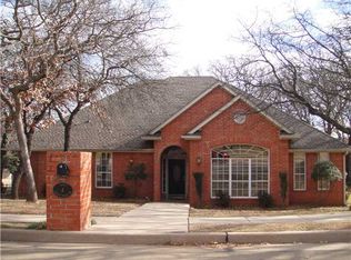 4 S Crosstimber Trl, Edmond, OK 73034