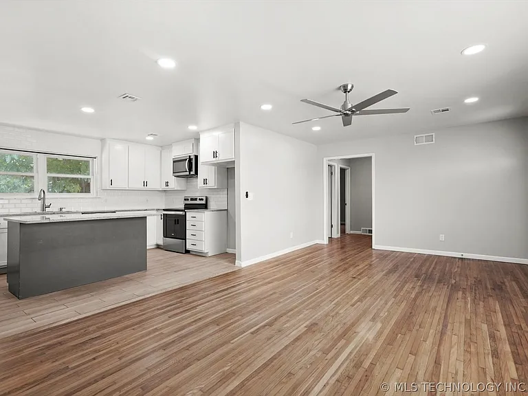 524 W Toledo St — Photo 6