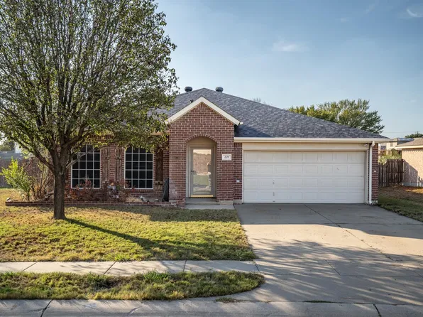 205 Saddlebrook Dr, Krum, TX 76249