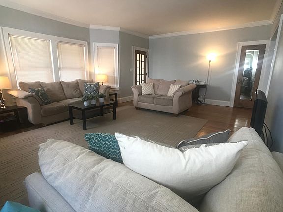 3rd image of 1254 Hathaway Ave