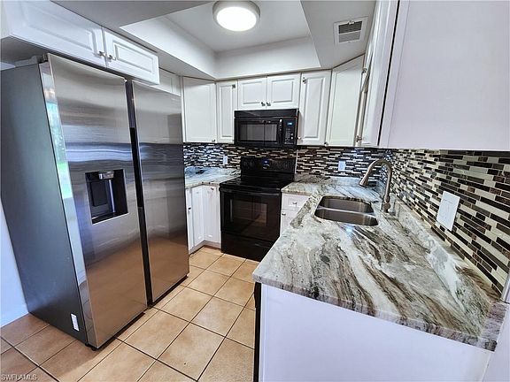 3rd image of 16180 Dublin Cir APT 2