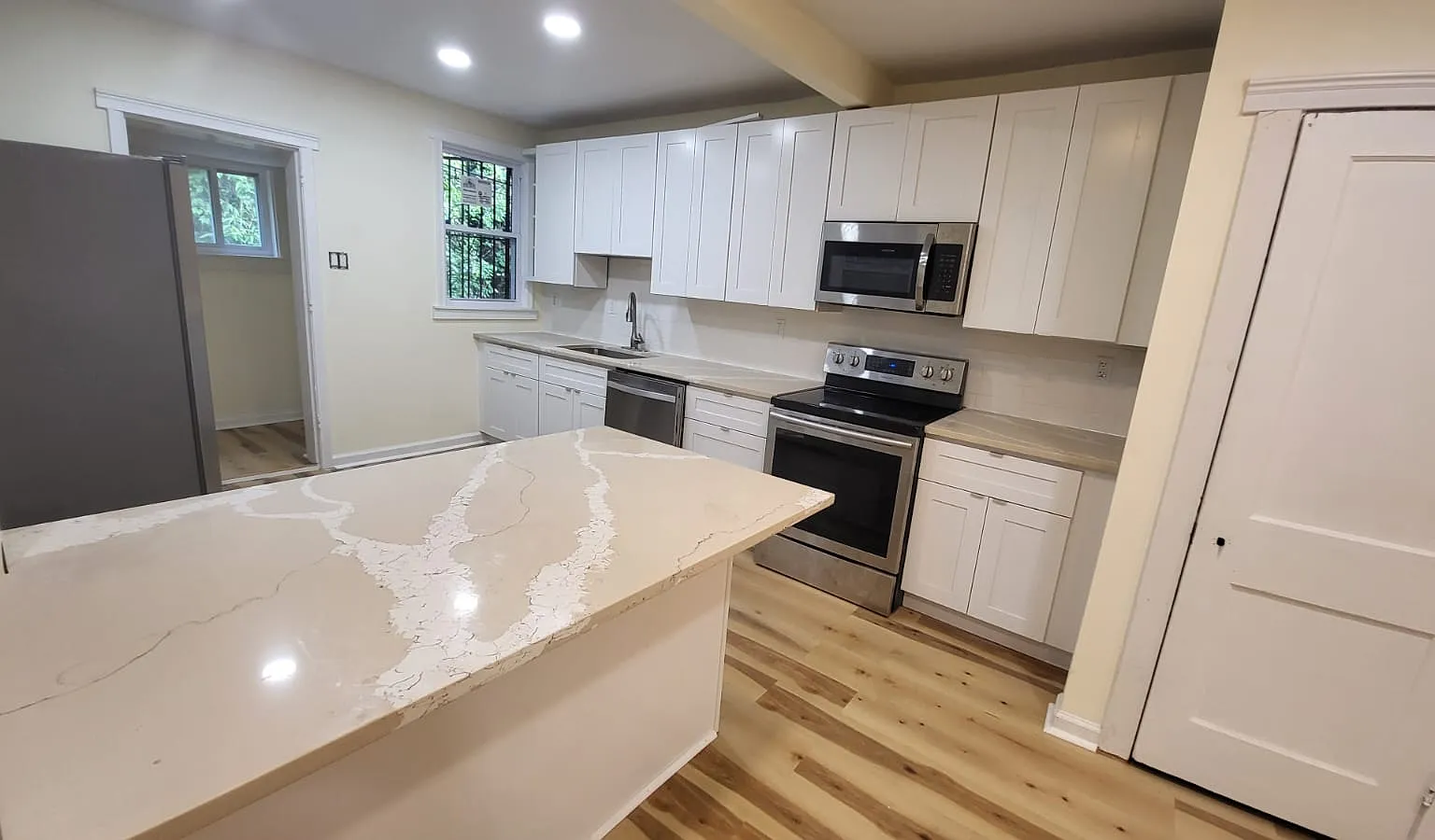 4 bed, 1800 sqft, $2,400 — Photo 1