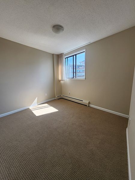 West Vancouver Apartment for rent - 2 Bedrooms — photo 10