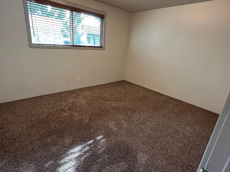 207 Washington St — Photo 11