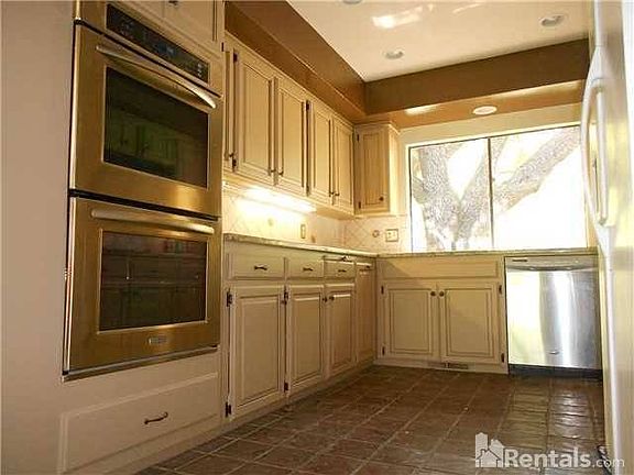 3rd image of 12709 Arrowhead Ln