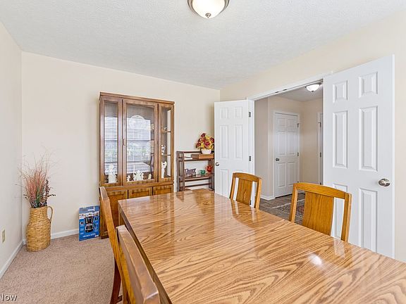 5th image of 115 Carrington Ct