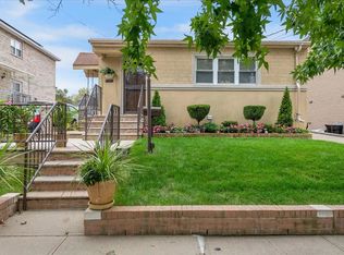 15434 21st Ave, Whitestone, NY