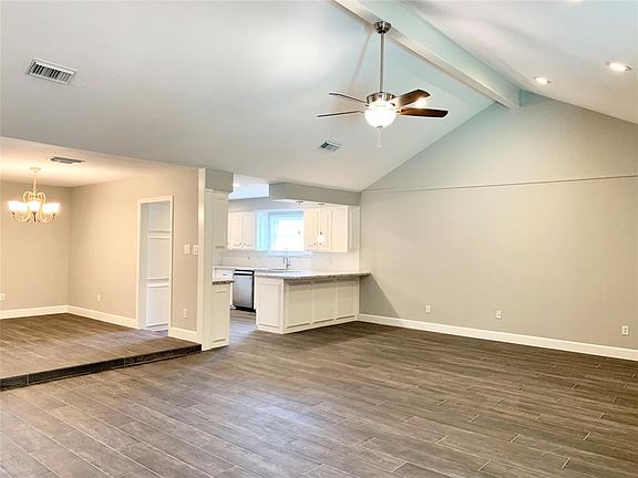 5th image of 2317 Quaker Dr