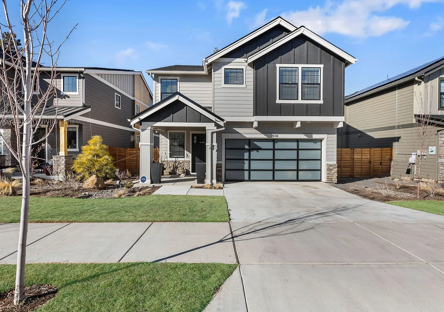 Modern 5 Bedroom Home with Bonus Room — Photo 1