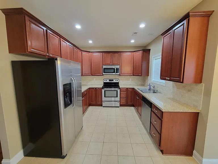 4155 Katherine Pl — Photo 10