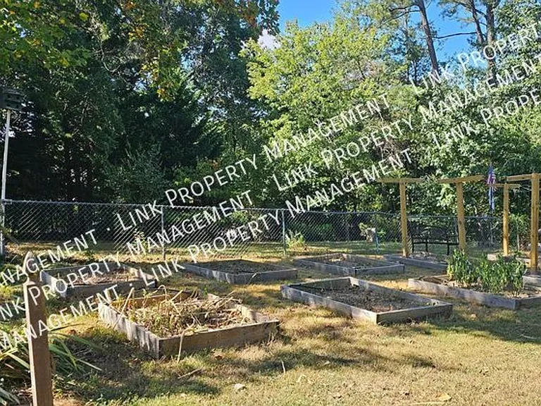 9328 Berkshire Cir — Photo 65