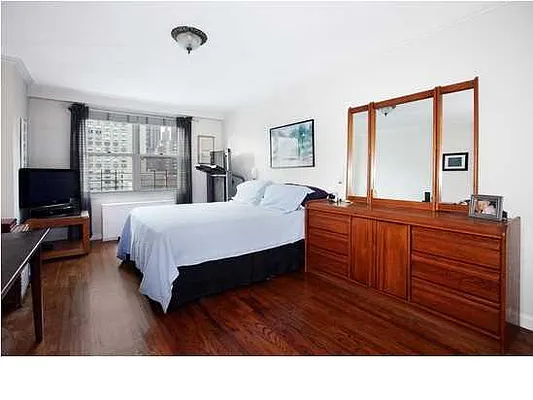 Sold by Realmart Realty LLC | media 22