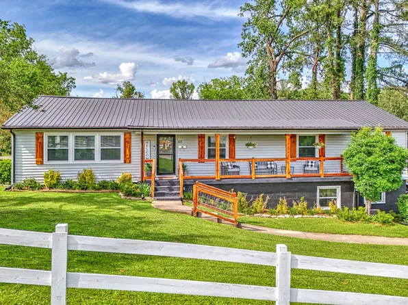 411 College Ave E, Carthage, TN 37030