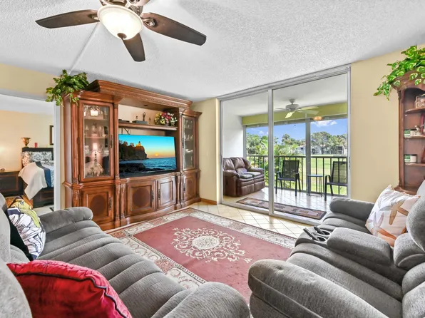 7610 NW 18th Street #203, Margate, FL 33063