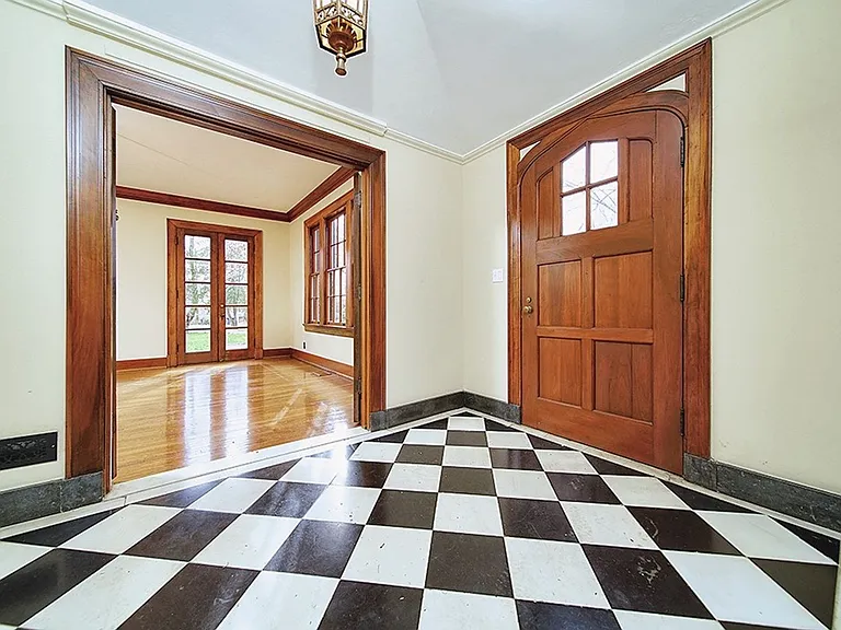 3944 Woodlawn Dr — Photo 5