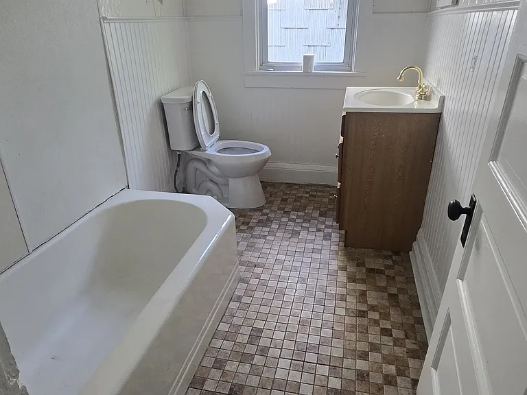 292 Washington St — Photo 5