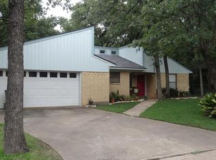 2111 La Brisa Dr, Bryan, TX 77807