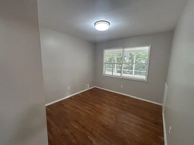 328 W Edmonston Dr — Photo 8